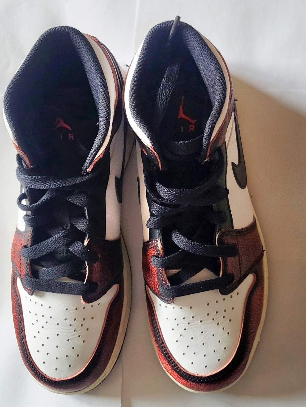 Nike Air Jordan 1 Mid White Black Metallic Copper Basketball Shoes